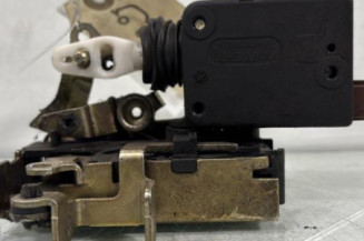 Serrure avant droit PEUGEOT 106 Photo n°1