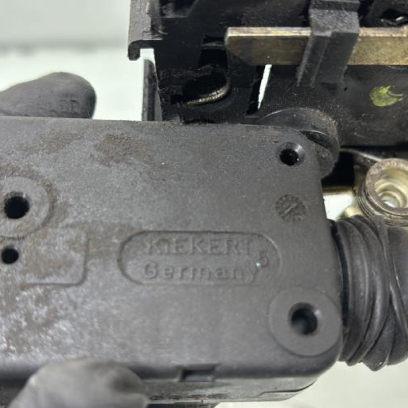 Serrure avant droit PEUGEOT 106 Photo n°6