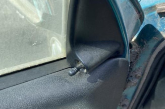 Serrure avant droit PEUGEOT 106