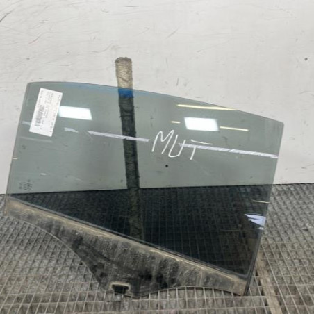 Vitre arriere droit MERCEDES CLASSE A 176 Photo n°1