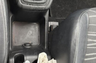 Vitre avant gauche KIA VENGA