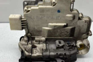 Serrure avant gauche VOLKSWAGEN PASSAT 5 Photo n°1