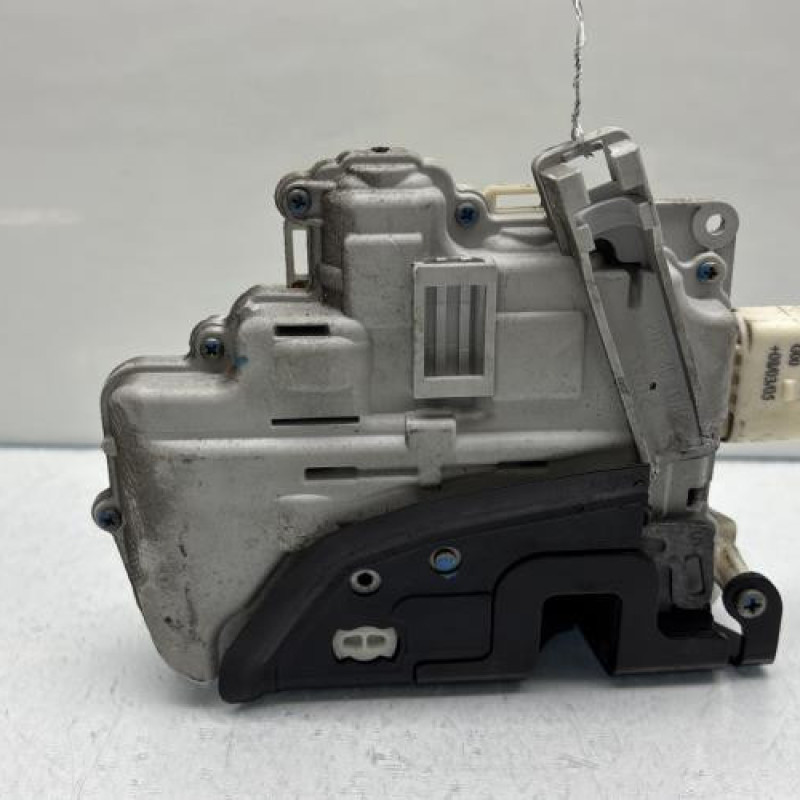 Serrure avant gauche VOLKSWAGEN PASSAT 5 Photo n°4