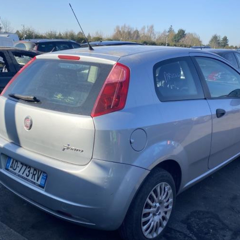 Renfort pare choc avant (traverse) FIAT GRANDE PUNTO Photo n°10