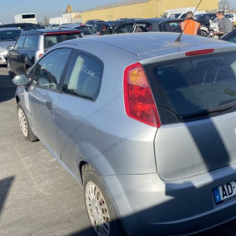 Renfort pare choc avant (traverse) FIAT GRANDE PUNTO Photo n°11