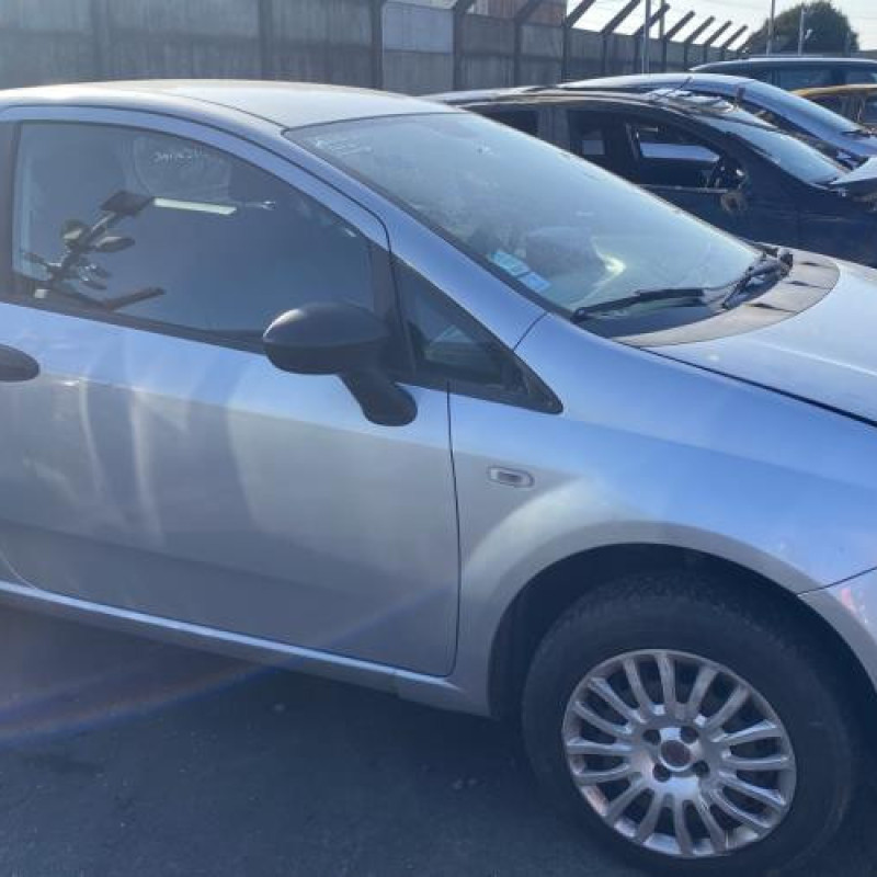 Renfort pare choc avant (traverse) FIAT GRANDE PUNTO Photo n°13