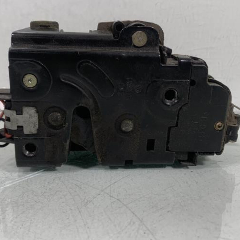 Serrure avant gauche VOLKSWAGEN GOLF 4 Photo n°4