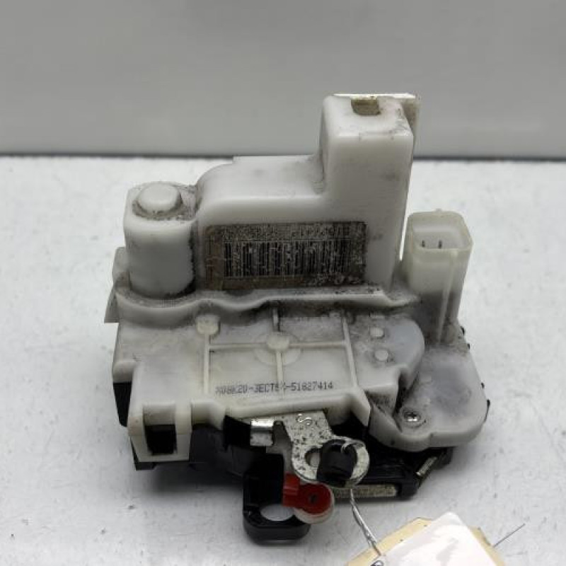 Serrure avant gauche FIAT 500 2 Photo n°1