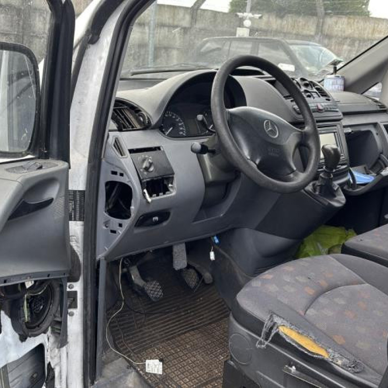 Poignee porte avant gauche MERCEDES VITO 639 Photo n°16