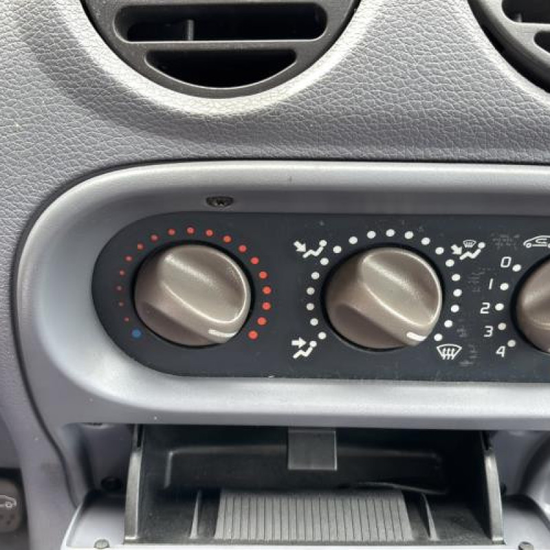 Face avant RENAULT TWINGO 1 Photo n°13