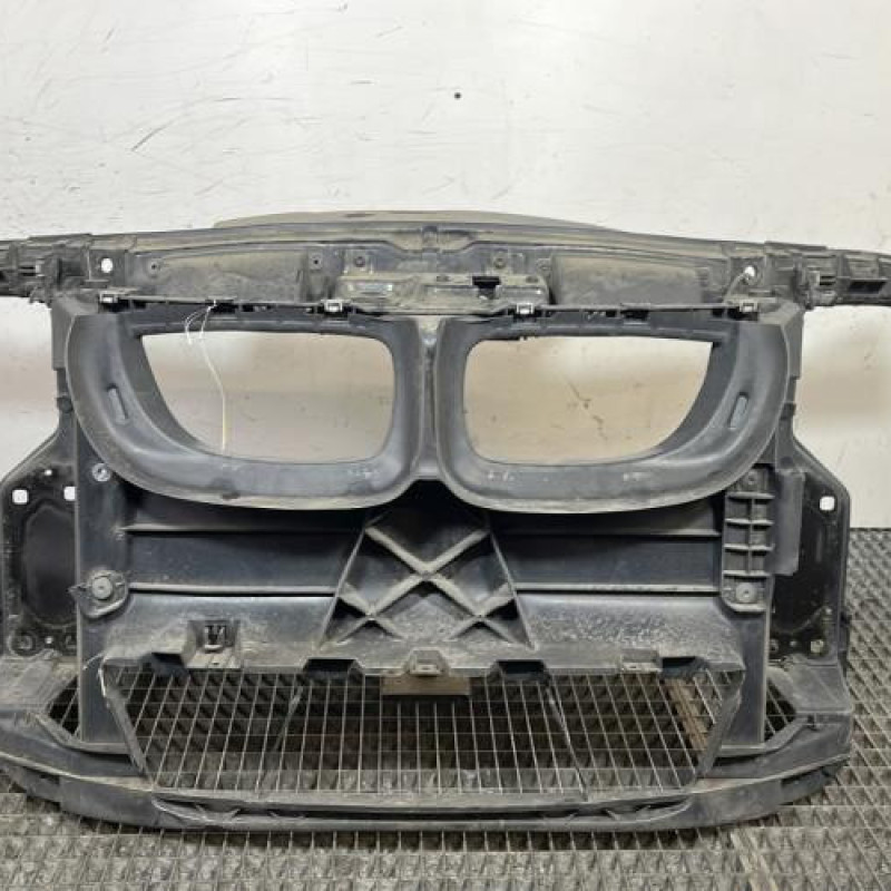 Face avant BMW SERIE 1 E88 Photo n°1