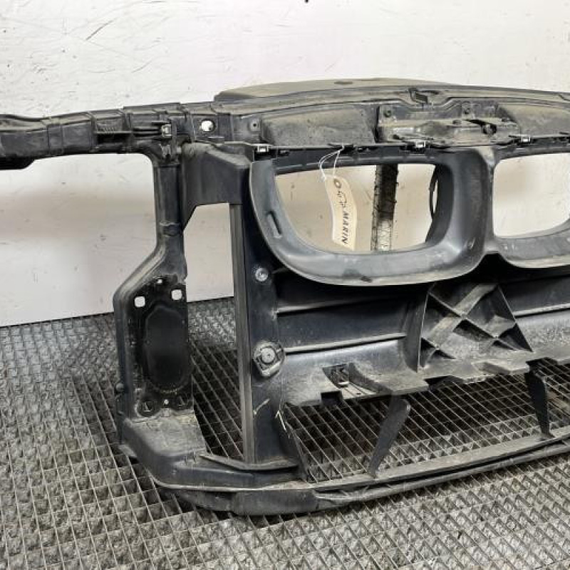 Face avant BMW SERIE 1 E88 Photo n°2