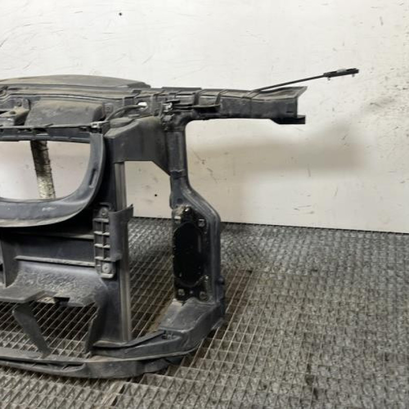 Face avant BMW SERIE 1 E88 Photo n°3