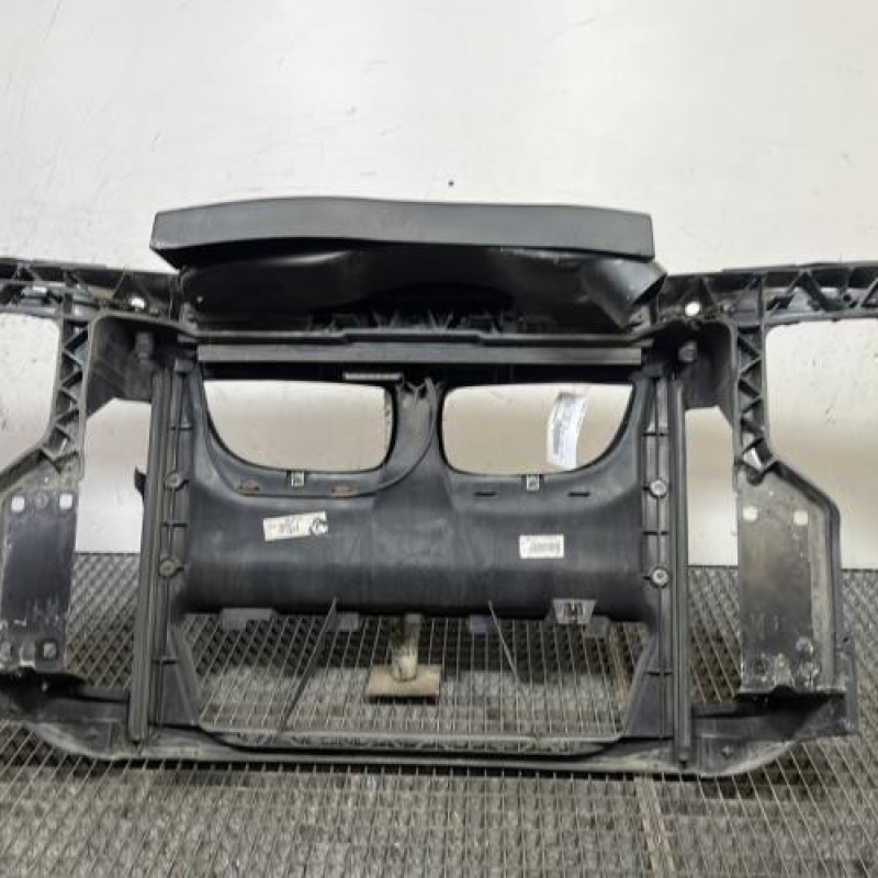 Face avant BMW SERIE 1 E88 Photo n°5