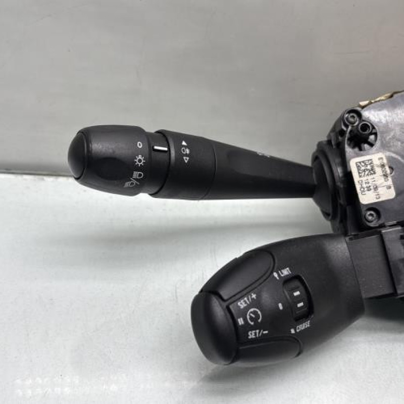 Com (Bloc Contacteur Tournant+Commodo Essuie Glace+Commodo Phare) PEUGEOT 208 1 Photo n°2