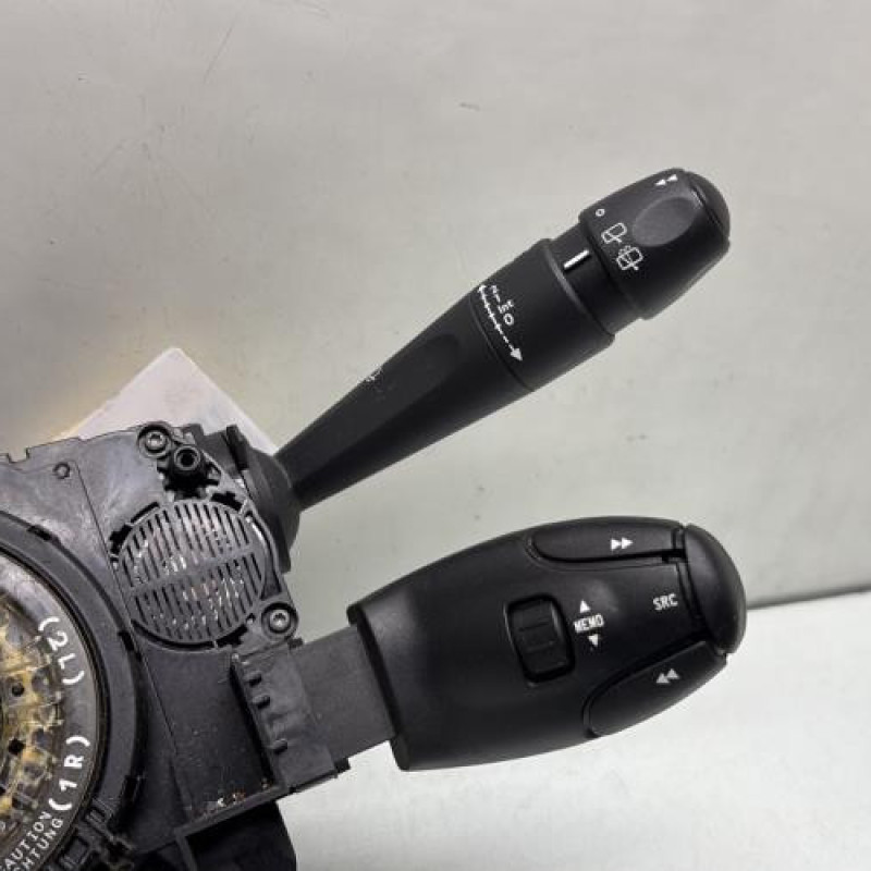 Com (Bloc Contacteur Tournant+Commodo Essuie Glace+Commodo Phare) PEUGEOT 208 1 Photo n°4