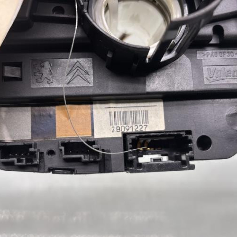 Com (Bloc Contacteur Tournant+Commodo Essuie Glace+Commodo Phare) PEUGEOT 208 1 Photo n°6