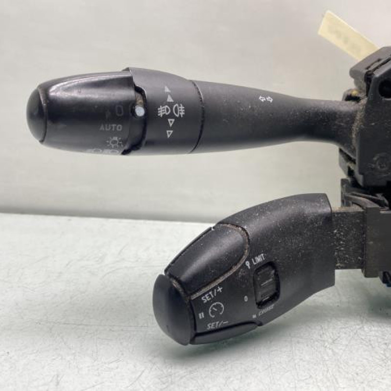 Com (Bloc Contacteur Tournant+Commodo Essuie Glace+Commodo Phare) PEUGEOT 308 1 Photo n°2