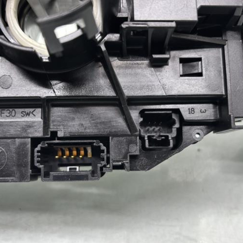 Com (Bloc Contacteur Tournant+Commodo Essuie Glace+Commodo Phare) PEUGEOT 3008 1 Photo n°8