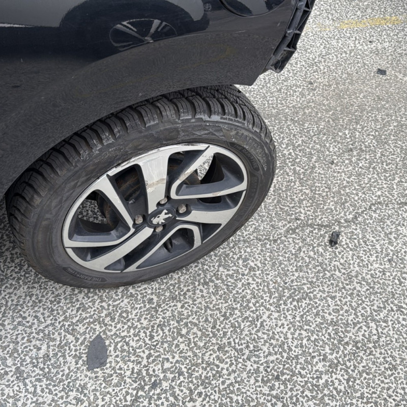 PEUGEOT 108 1.2 VTI - 12V Photo n°22