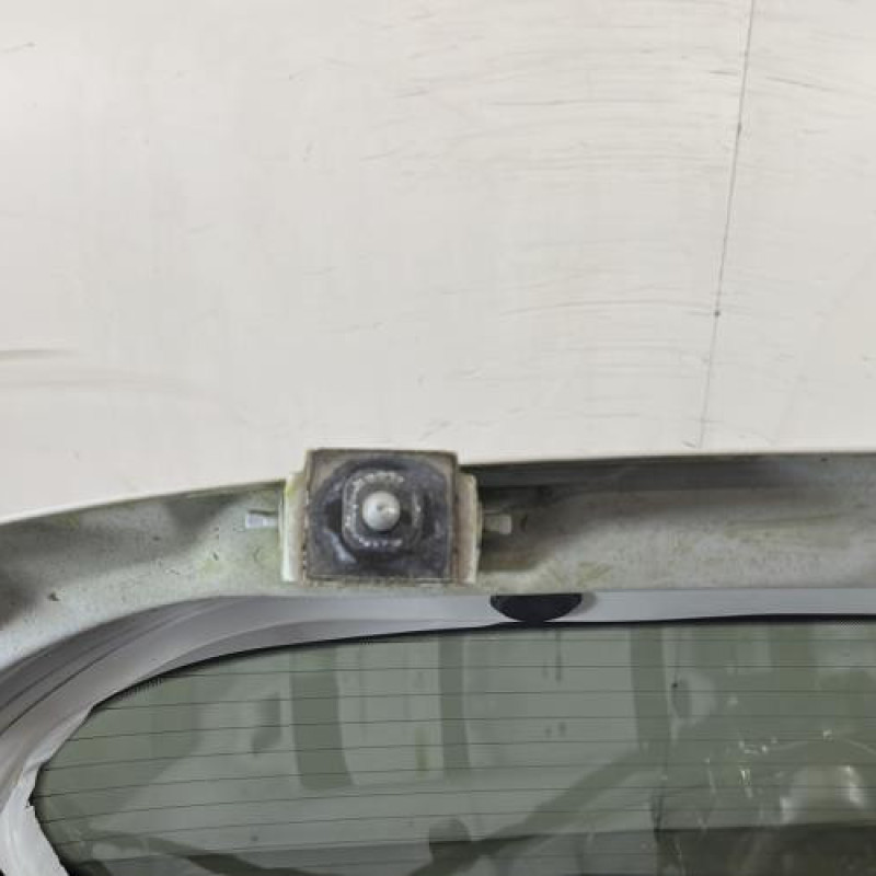 Malle/Hayon arriere FORD FIESTA 6 Photo n°6