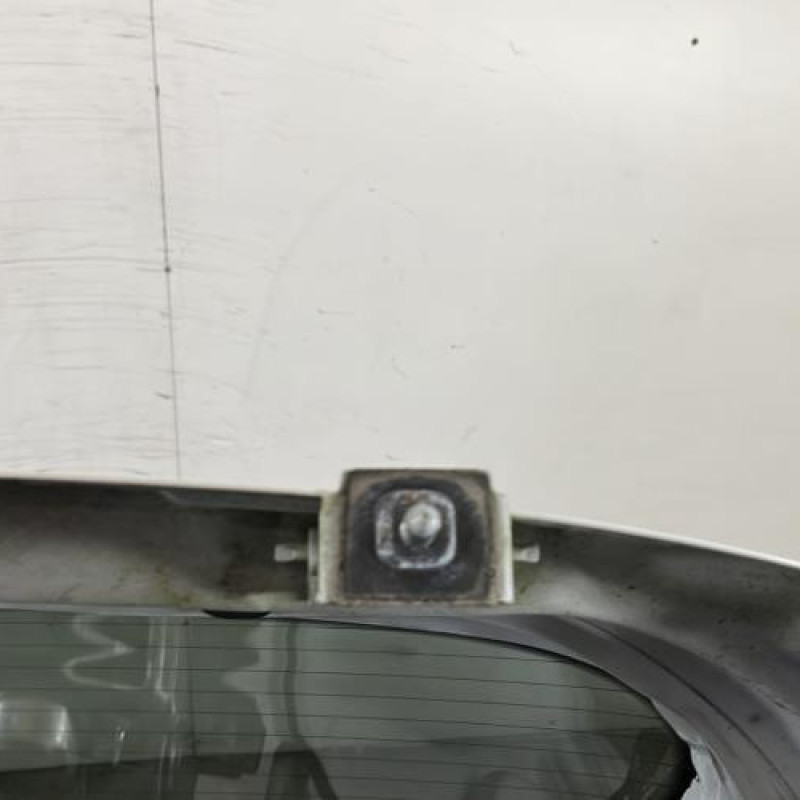 Malle/Hayon arriere FORD FIESTA 6 Photo n°7