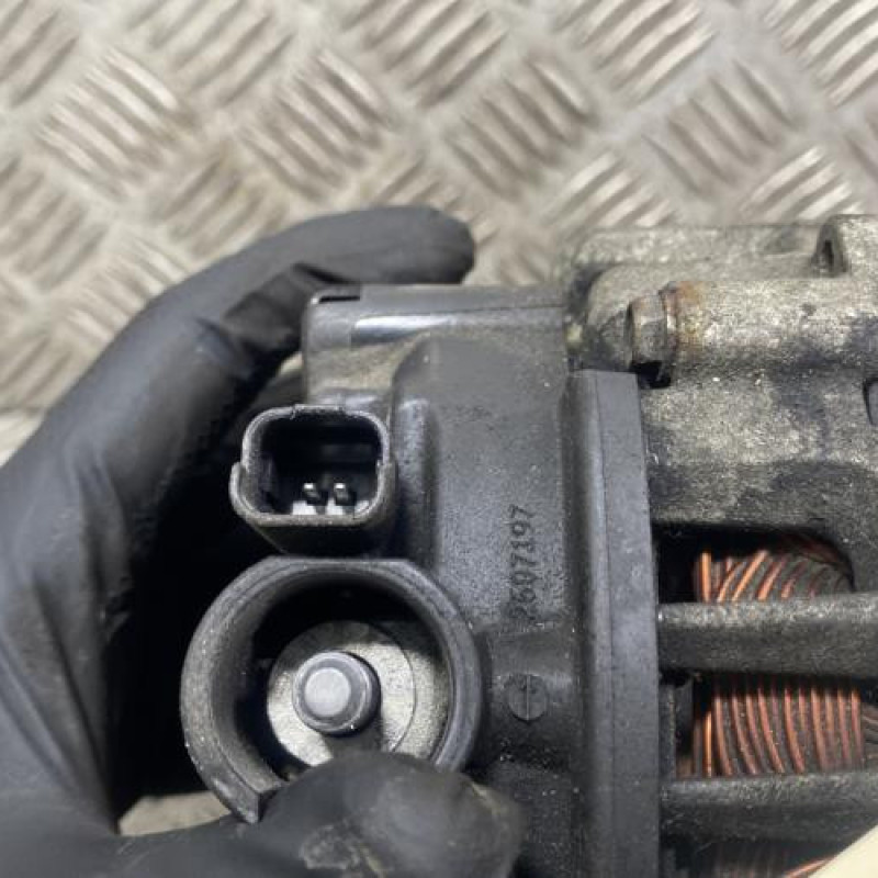 Alternateur CITROEN C4 1 Photo n°5