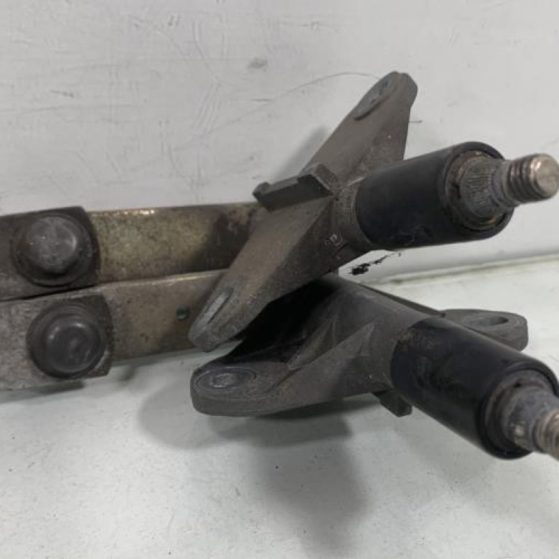 Moteur essuie glace avant PEUGEOT 205 Photo n°4