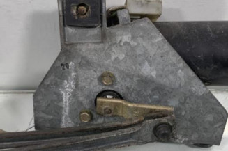 Moteur essuie glace avant PEUGEOT 205