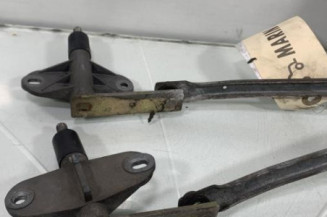 Moteur essuie glace avant PEUGEOT 205