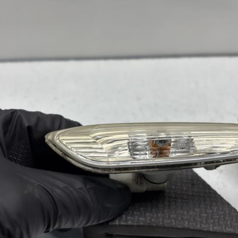 Repetiteur clignotant avant droit  (Feux) BMW SERIE 1 E88 Photo n°1