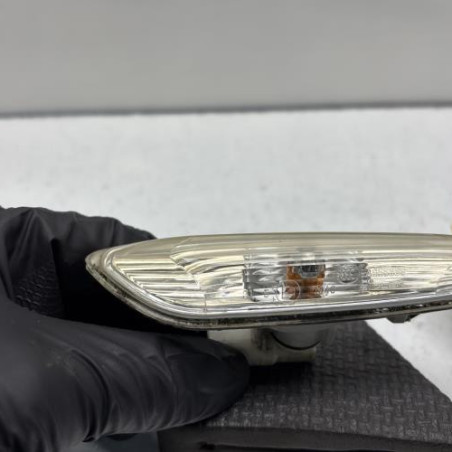 Repetiteur clignotant avant droit  (Feux) BMW SERIE 1 E88 Photo n°1