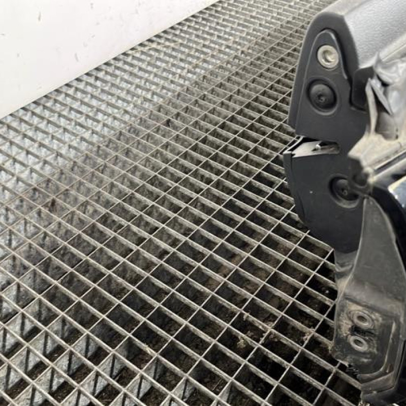 Hayon inferieur PEUGEOT 3008 1 Photo n°3