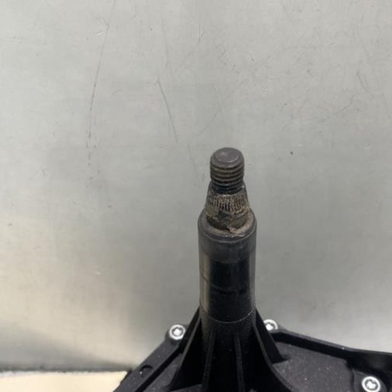 Moteur essuie glace arriere OPEL CORSA C Photo n°3