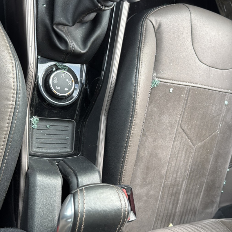 PEUGEOT 2008 1 PHASE 1 1.6 HDI - 8V TURBO Photo n°13