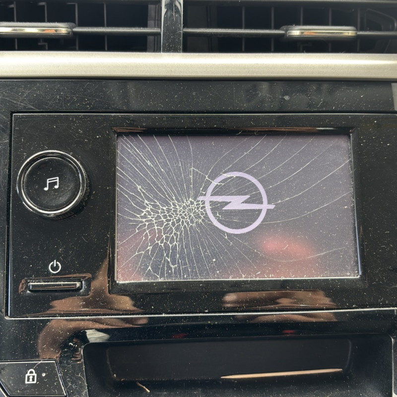 OPEL CORSA F PHASE 1 1.2i - 12V Photo n°17