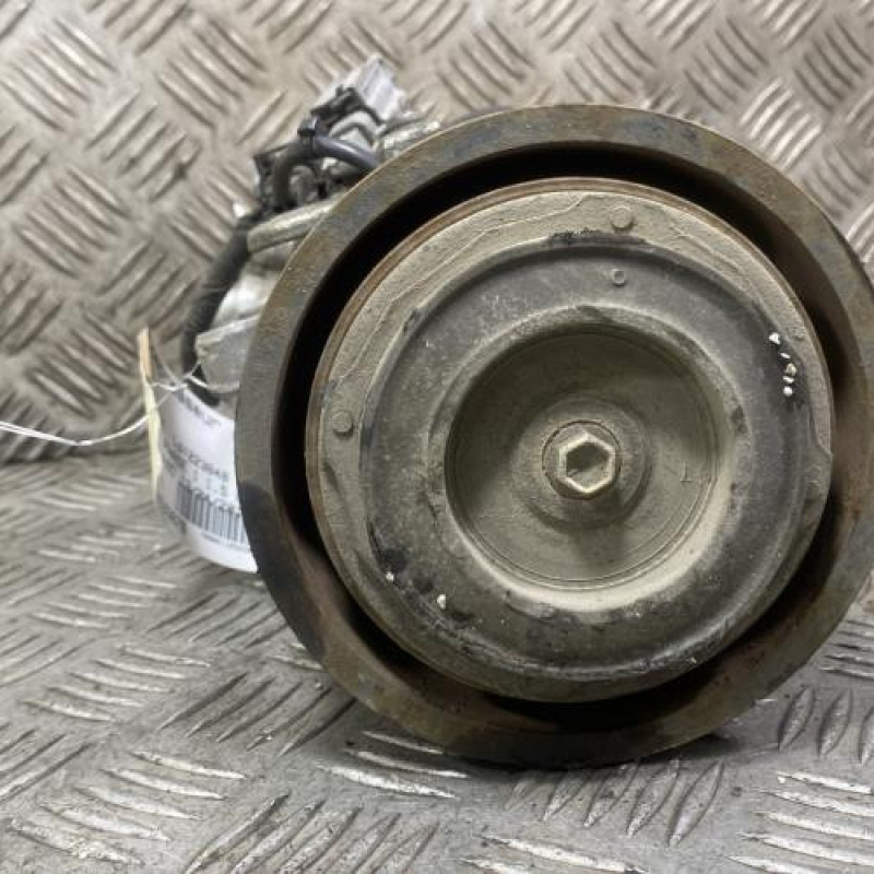 Compresseur clim RENAULT KADJAR Photo n°4