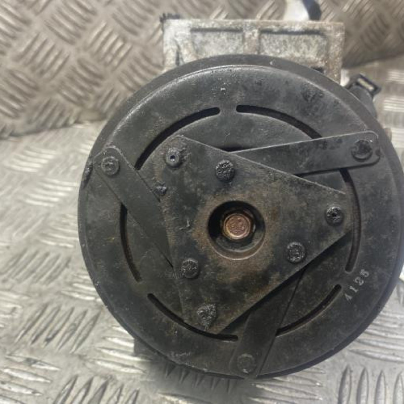 Compresseur clim DACIA SANDERO 2 Photo n°4