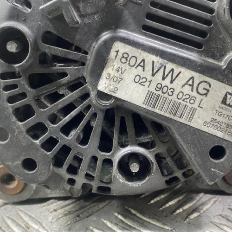 Alternateur VOLKSWAGEN PASSAT 5 Photo n°4