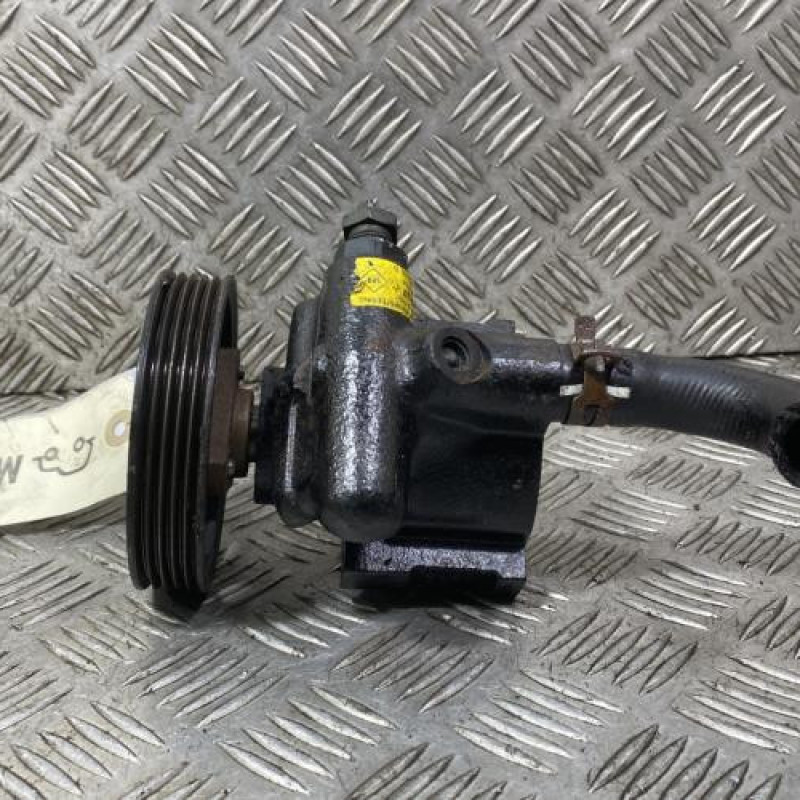 Pompe de direction RENAULT CLIO 1 Photo n°3