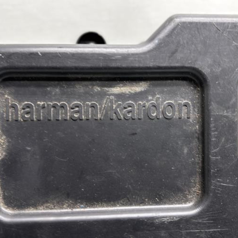 Caisson de basses MERCEDES CLASSE A 176 Photo n°2