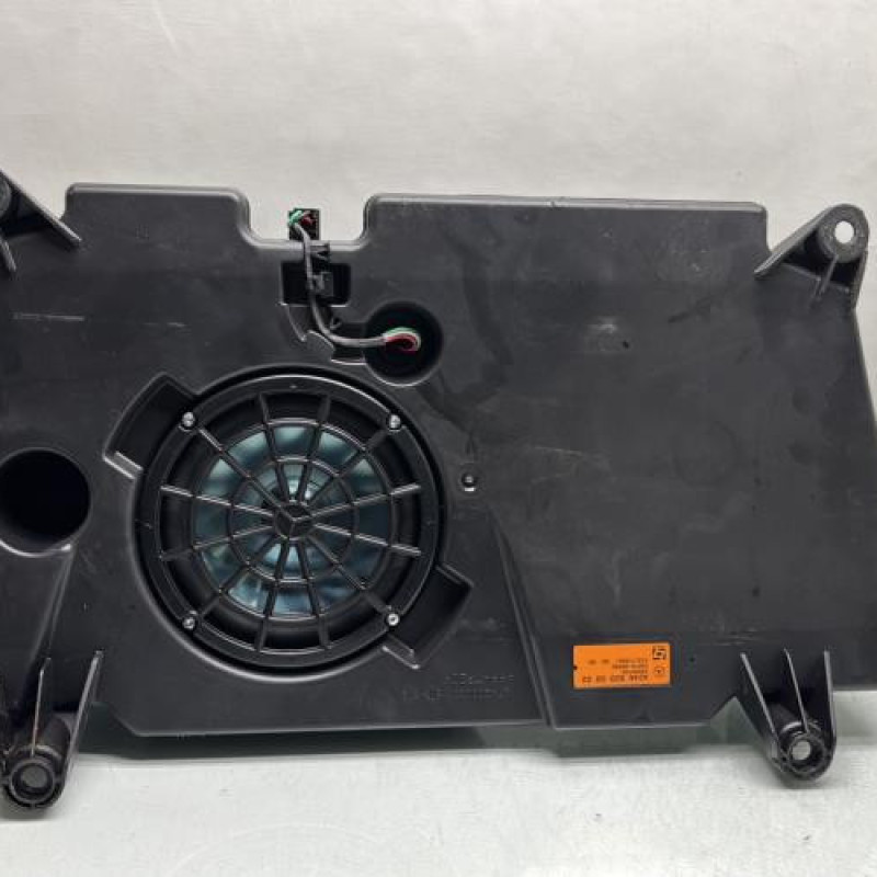 Caisson de basses MERCEDES CLASSE A 176 Photo n°5