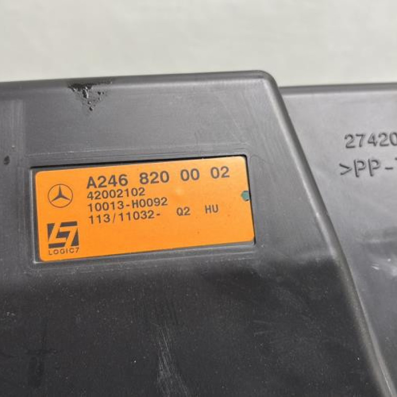 Caisson de basses MERCEDES CLASSE A 176 Photo n°6