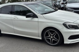 Caisson de basses MERCEDES CLASSE A 176