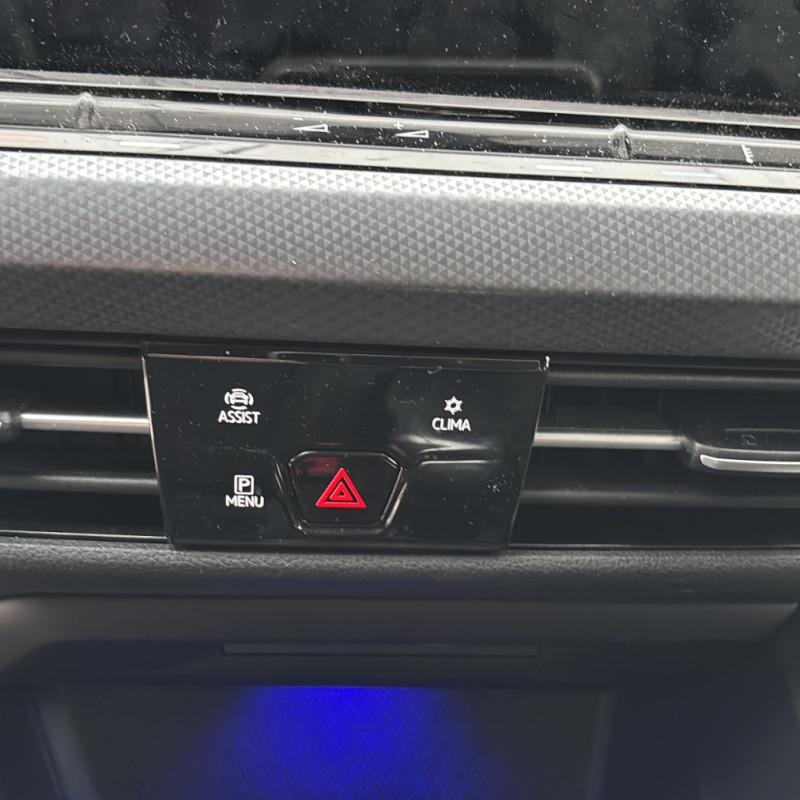 VOLKSWAGEN GOLF 8 PHASE 1 1.0 TSI - 12V TURBO Photo n°9