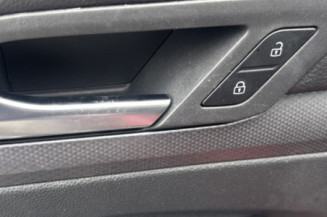 VOLKSWAGEN GOLF 8 PHASE 1 1.0 TSI - 12V TURBO