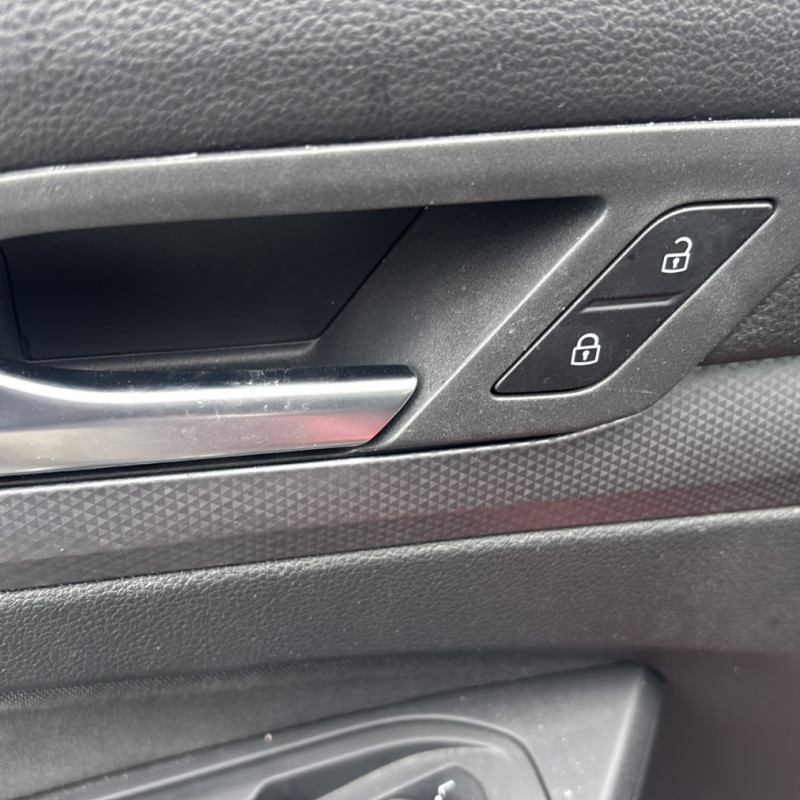 VOLKSWAGEN GOLF 8 PHASE 1 1.0 TSI - 12V TURBO Photo n°21