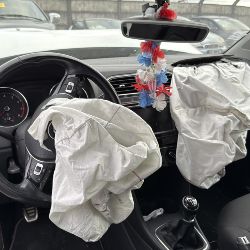 VOLKSWAGEN POLO 5 PHASE 2 1.2 TSI - 16V TURBO Photo n°16