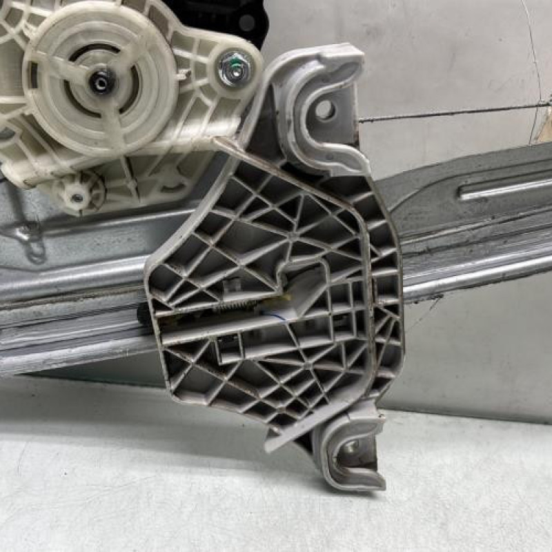 Leve vitre electrique avant droit HYUNDAI KONA Photo n°2