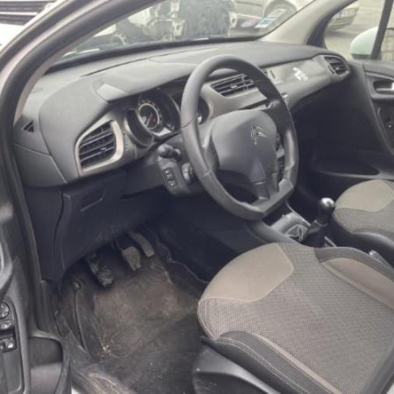 Moteur CITROEN C3 2 Photo n°11